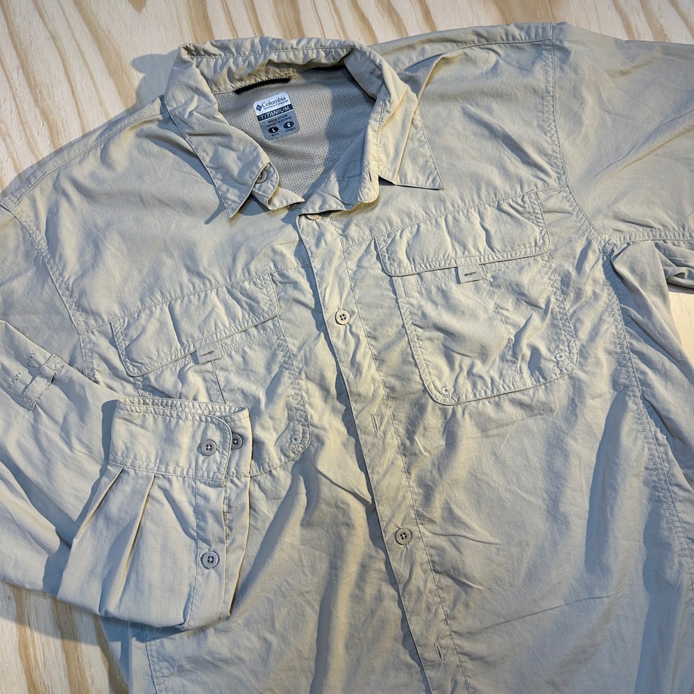 Columbia Titanium Mens Large Tan Omni-Dry Long Sleeve Hiking Shirt Vented